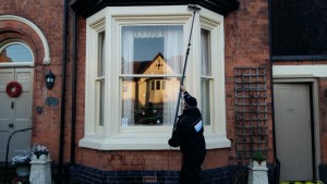 rob doing bay oliver window cleaner